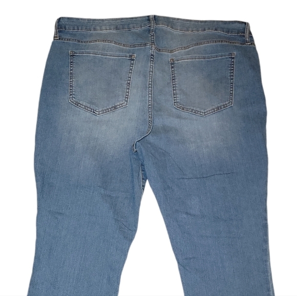 Old Navy super skinny mid rise blue jeans size 18 regular - Picture 3 of 10